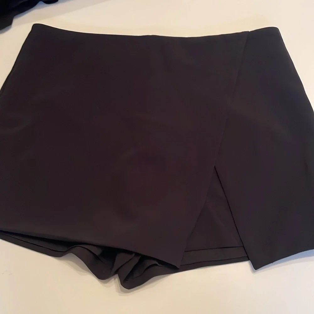 Decker‎ Large NWT Mixology Haley Skort Black